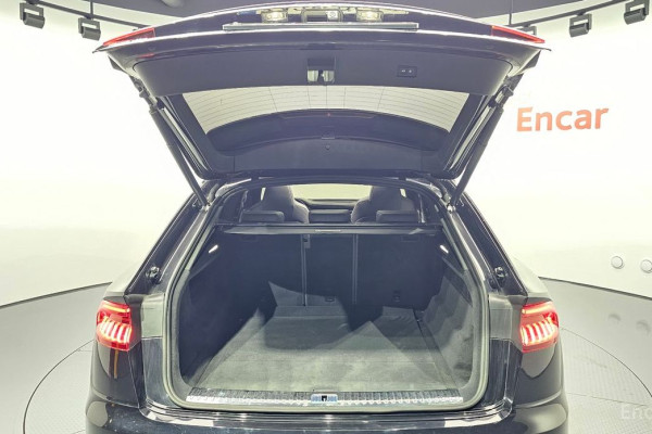 2021 Audi Q8 с пробегом 154 043 км