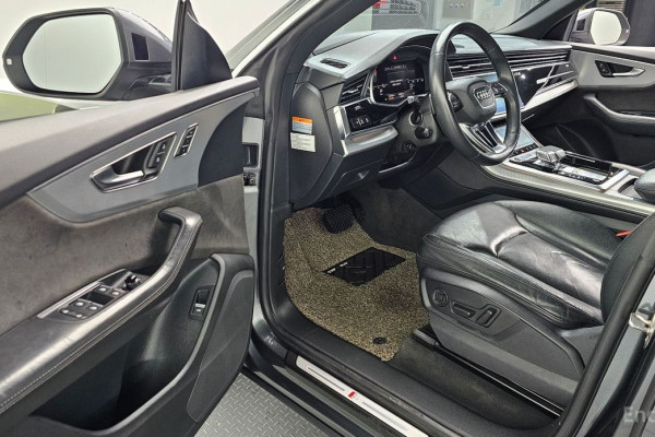 2021 Audi Q8 с пробегом 132 382 км