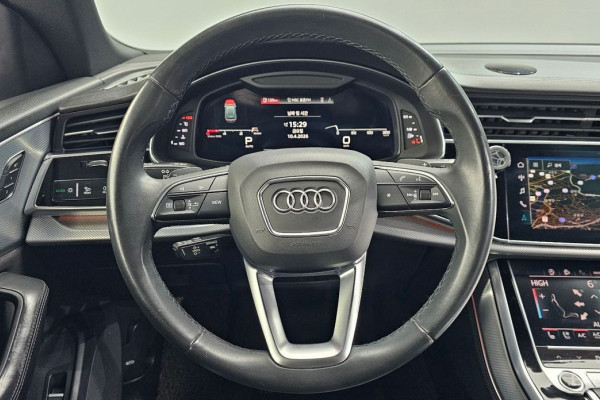 2021 Audi Q8 с пробегом 132 382 км