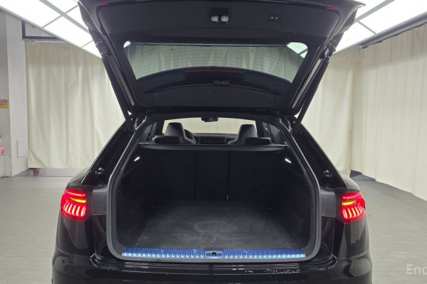 2022 Audi Q8 с пробегом 87 326 км