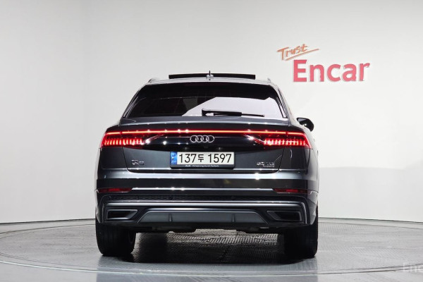 2021 Audi Q8 с пробегом 88 225 км