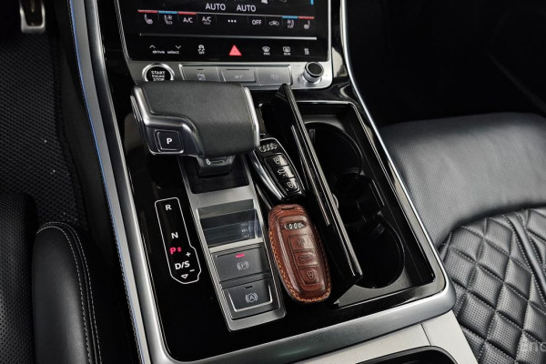 2021 Audi Q8 с пробегом 88 225 км