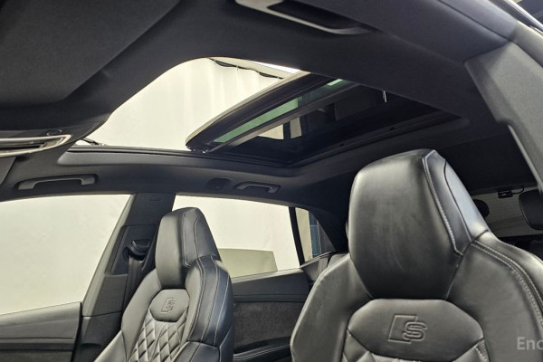 2021 Audi Q8 с пробегом 88 225 км