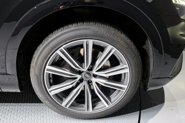 2021 Audi Q8 с пробегом 111 772 км