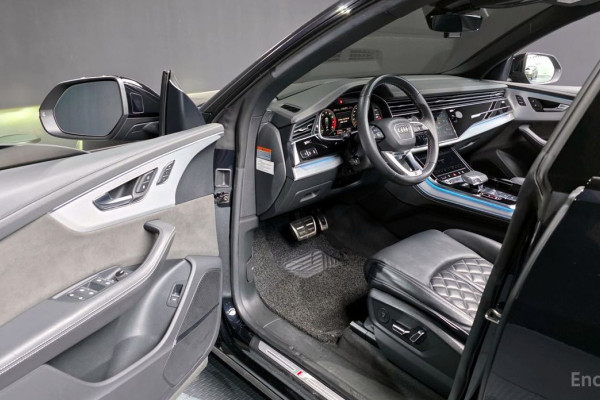 2021 Audi Q8 с пробегом 111 772 км