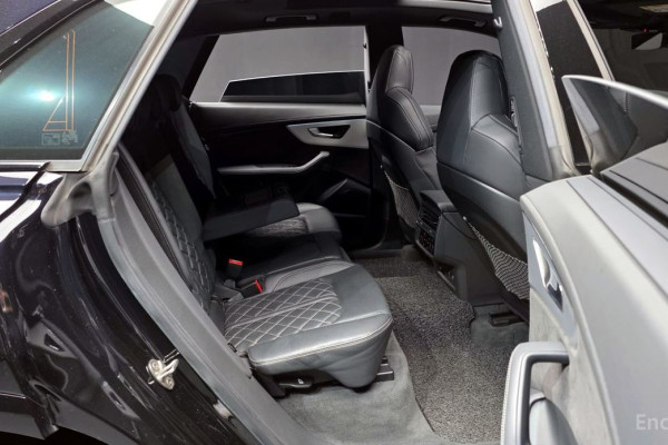 2021 Audi Q8 с пробегом 111 772 км