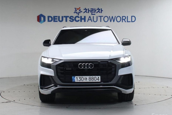 2023 Audi Q8 с пробегом 48 123 км