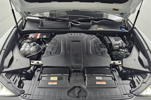 2023 Audi Q8 с пробегом 48 123 км