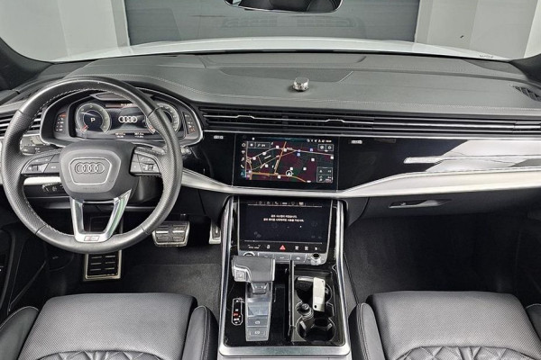 2023 Audi Q8 с пробегом 48 123 км
