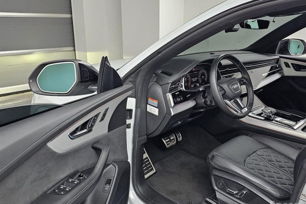 2023 Audi Q8 с пробегом 48 123 км
