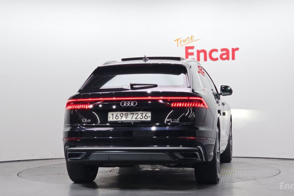 2020 Audi Q8 с пробегом 69 616 км