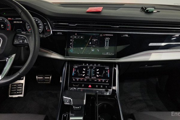 2020 Audi Q8 с пробегом 69 616 км