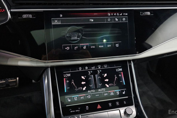 2020 Audi Q8 с пробегом 69 616 км