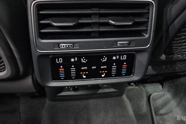 2020 Audi Q8 с пробегом 69 616 км