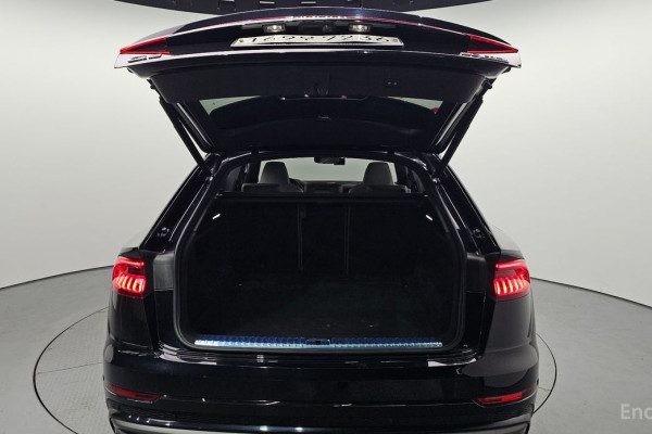 2020 Audi Q8 с пробегом 69 616 км