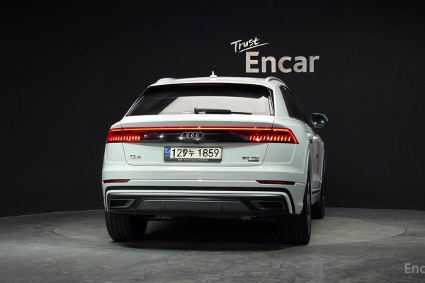 2021 Audi Q8 с пробегом 169 228 км