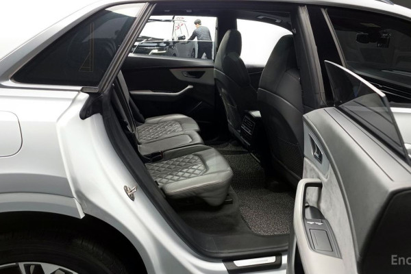 2021 Audi Q8 с пробегом 169 228 км