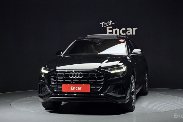 2023 Audi Q8 с пробегом 17 223 км