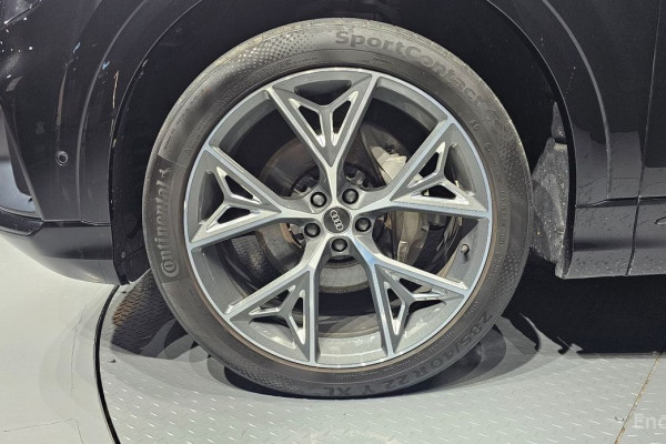 2023 Audi Q8 с пробегом 17 223 км