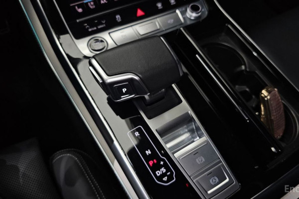 2023 Audi Q8 с пробегом 17 223 км