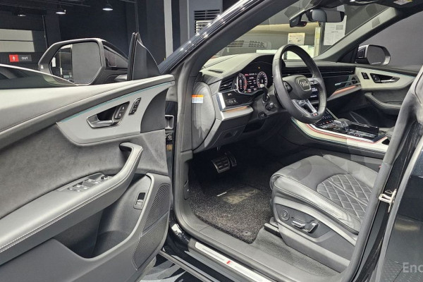 2023 Audi Q8 с пробегом 17 223 км