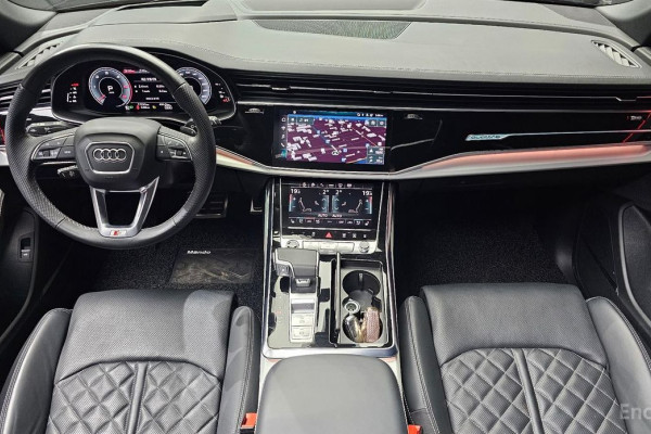 2023 Audi Q8 с пробегом 17 223 км