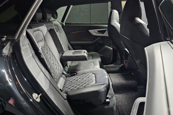 2023 Audi Q8 с пробегом 17 223 км