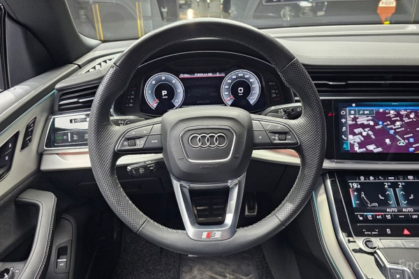 2023 Audi Q8 с пробегом 17 223 км