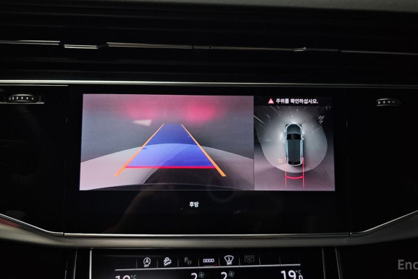 2023 Audi Q8 с пробегом 17 223 км