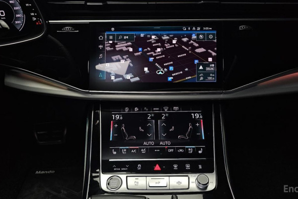 2023 Audi Q8 с пробегом 17 223 км