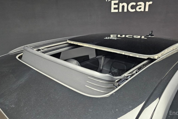 2023 Audi Q8 с пробегом 17 223 км