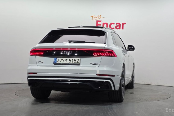 2021 Audi Q8 с пробегом 67 071 км