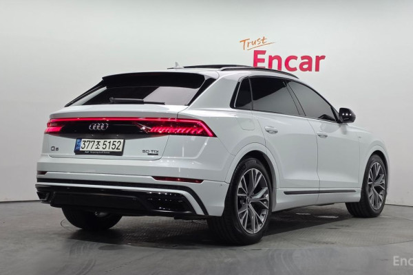 2021 Audi Q8 с пробегом 67 071 км