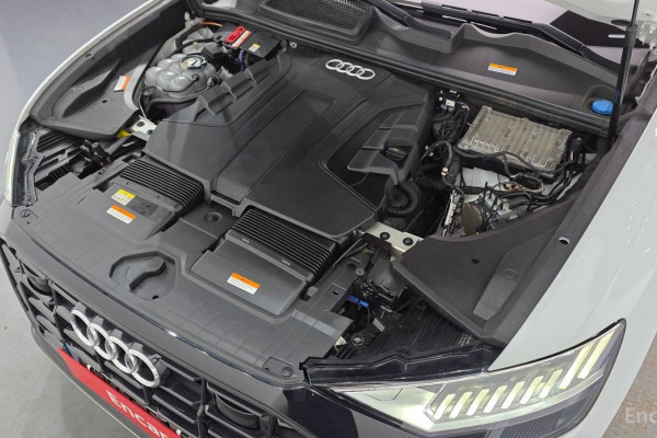 2021 Audi Q8 с пробегом 67 071 км