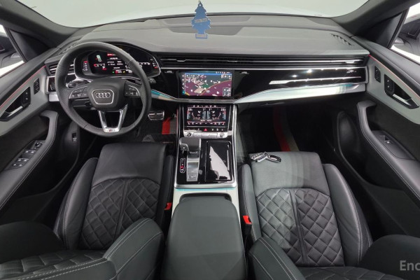 2021 Audi Q8 с пробегом 67 071 км
