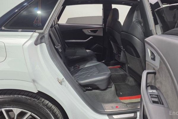 2021 Audi Q8 с пробегом 67 071 км