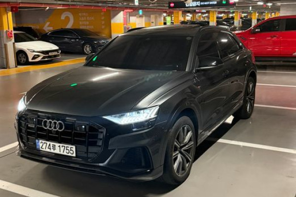 2021 Audi Q8 с пробегом 37 500 км