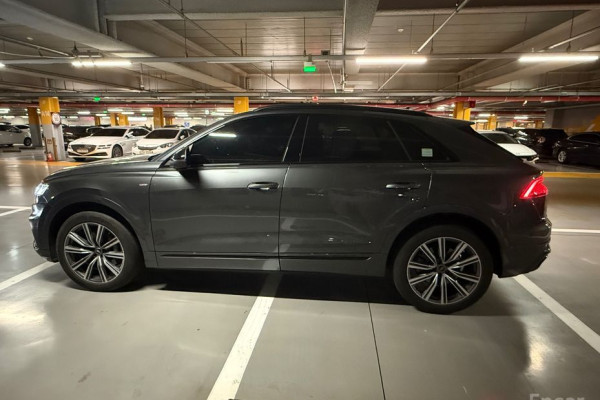 2021 Audi Q8 с пробегом 37 500 км