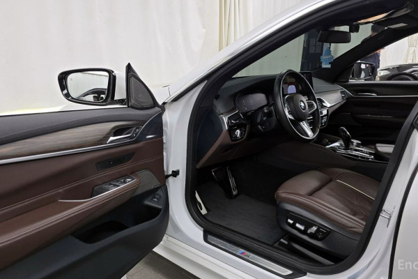 2021 BMW 6 серии с пробегом 48 706 км