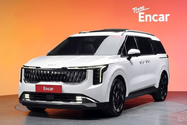 2024 Kia Carnival с пробегом 12 461 км