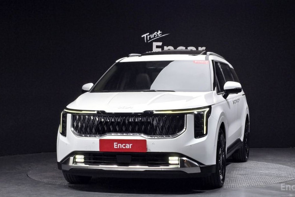 2024 Kia Carnival с пробегом 12 461 км