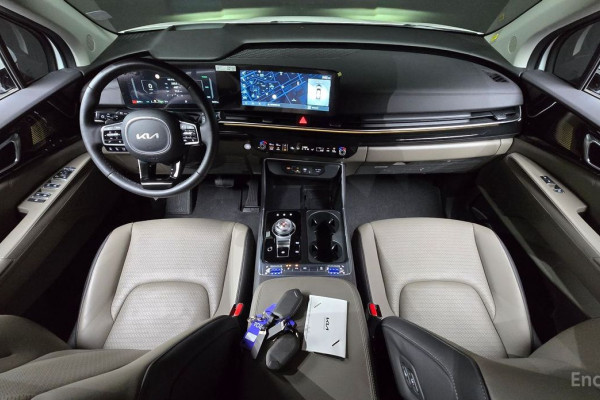2024 Kia Carnival с пробегом 12 461 км