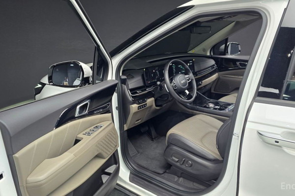 2024 Kia Carnival с пробегом 12 461 км