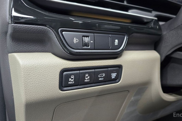 2024 Kia Carnival с пробегом 12 461 км