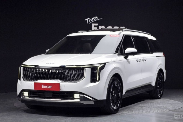 2024 Kia Carnival с пробегом 12 461 км