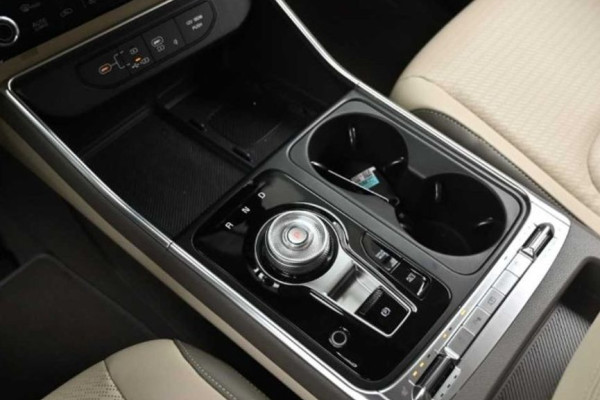 2024 Kia Carnival с пробегом 32 000 км