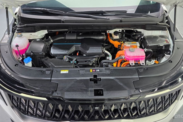 2024 Kia Carnival с пробегом 4 955 км