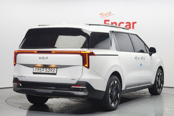 2024 Kia Carnival с пробегом 35 589 км