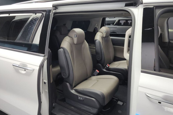 2024 Kia Carnival с пробегом 35 589 км