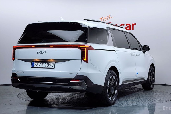2024 Kia Carnival с пробегом 12 432 км